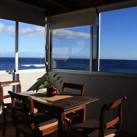 Сasa de vacaciones Beach House With Ocean Views * Balcony * 2brs *