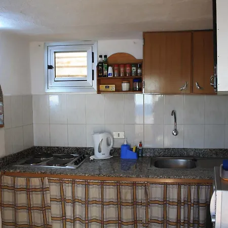 Beach House With Ocean Views * Balcony * 2brs * سانتا كروز دي تينيريف
