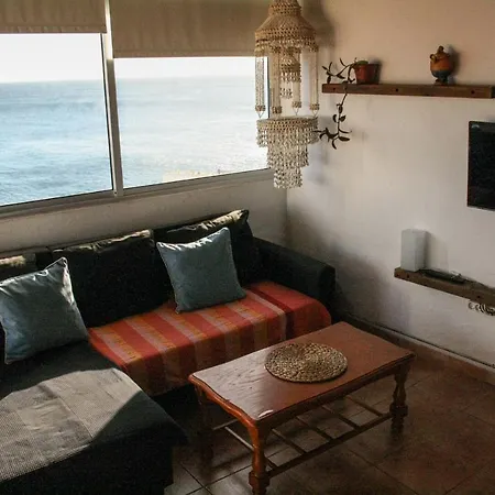 Beach House With Ocean Views * Balcony * 2brs * سانتا كروز دي تينيريف